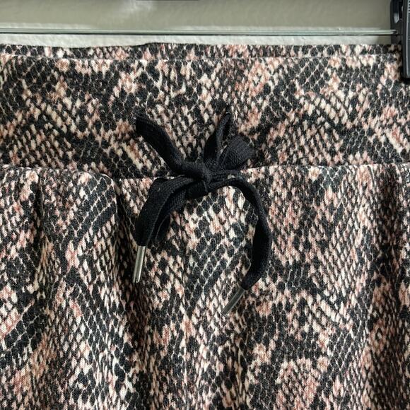 D) Jessica Simpson Wild Snake Pink Erina size Petite Extra Small - Picture 5 of 15